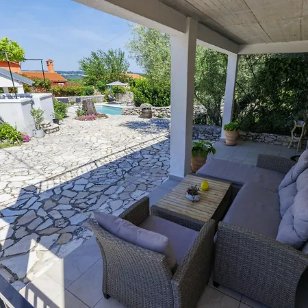度假居 Pisurinka By Interhome *